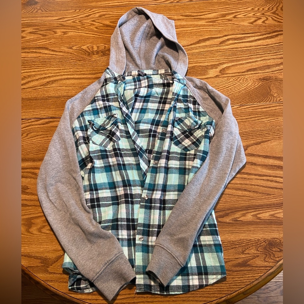 Empyre flannel with a hood